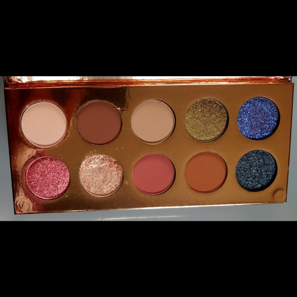 Friendcation Palette - Picture 6 of 10